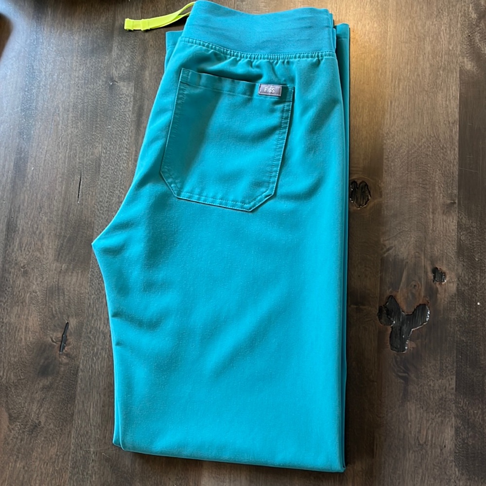 Marine figs scrubs bottoms